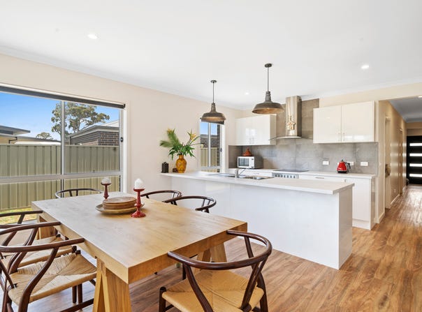 2/7 Avoca Court, Mansfield, Vic 3722