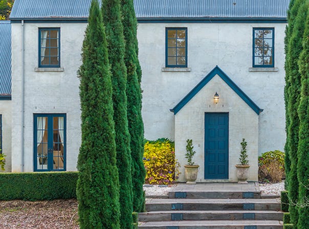 26 Douglas Road, Mount Macedon, Vic 3441