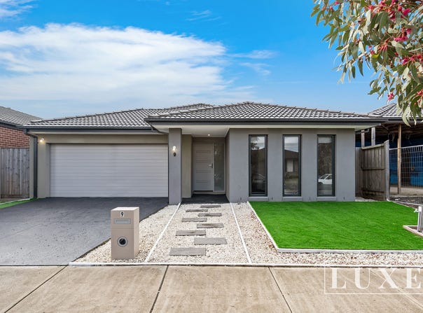 9 Pickering Street, Mickleham, Vic 3064