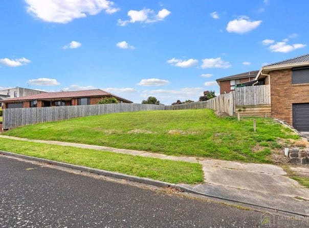 35 Auchterlonie Crescent, Churchill, Vic 3842