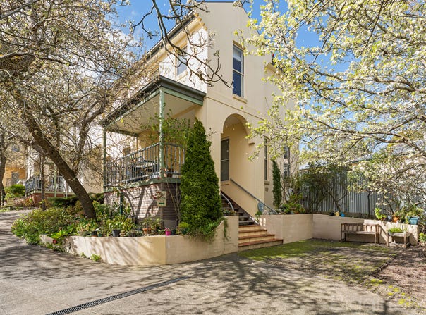 1/11 Camp Street, Daylesford, Vic 3460