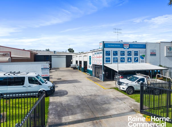 4 Robertson Place, Jamisontown, NSW 2750