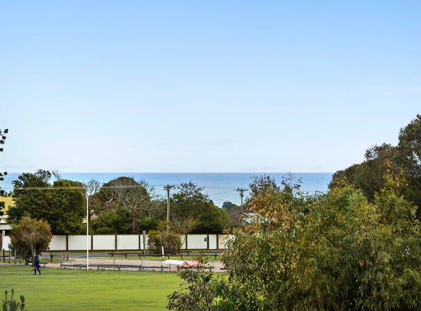 1/13 Alexander Avenue, Mornington, Vic 3931