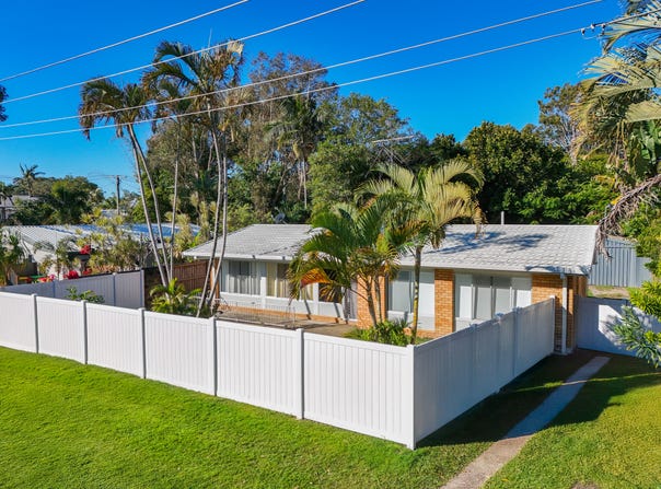 34 Lake Weyba Drive, Noosaville, Qld 4566