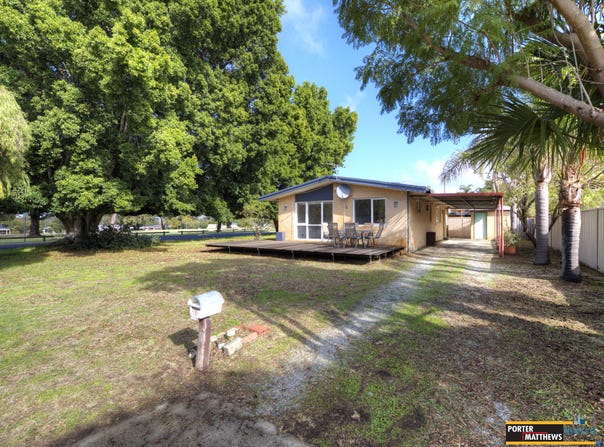18 Strathearn Road, Forrestfield, WA 6058