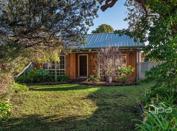 4 Woyna Avenue, Capel Sound, Vic 3940