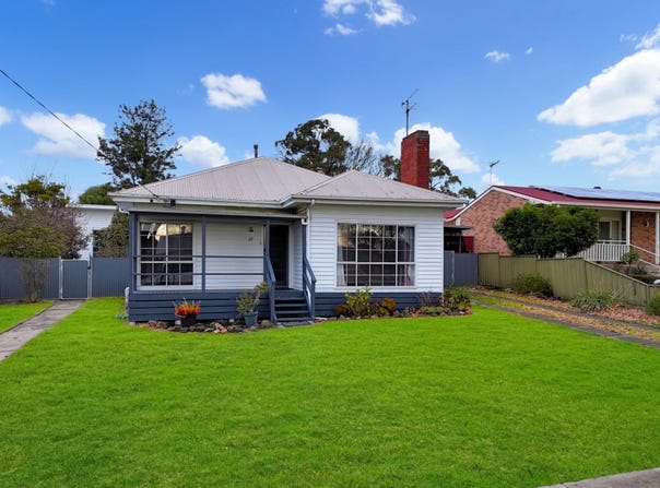 12 Scoresby Street, Hamilton, Vic 3300