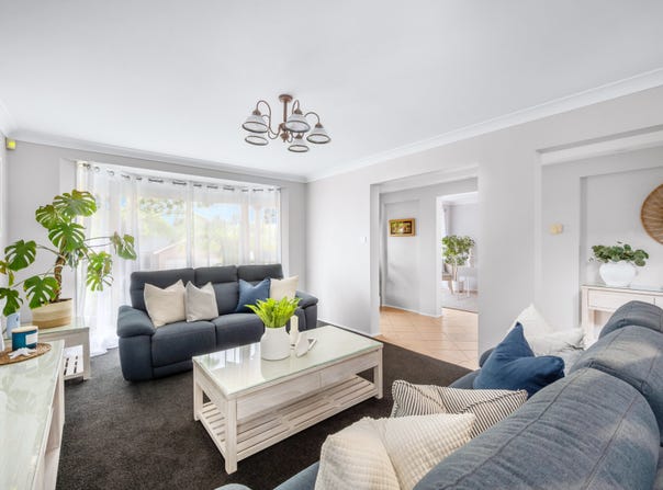 6 Rosella Grove, Farmborough Heights, NSW 2526