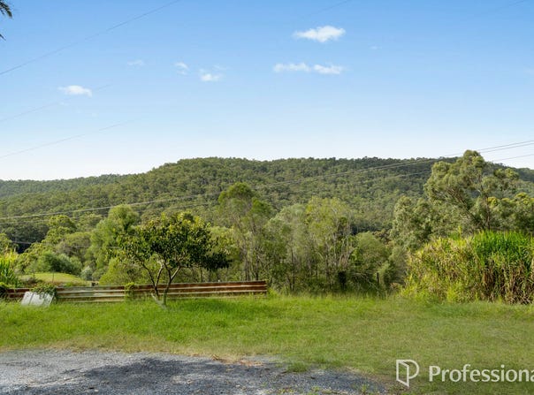 160 Clagiraba Road, Clagiraba, Qld 4211