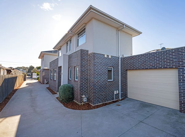 2/127 St Vigeons Road, Reservoir, Vic 3073