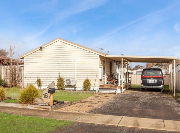 18 Donaldson  Drive, Broadford, Vic 3658