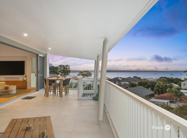 64 Fernlea Avenue, Scarborough, Qld 4020