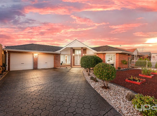 18 Bellbird Avenue, Taylors Lakes, Vic 3038