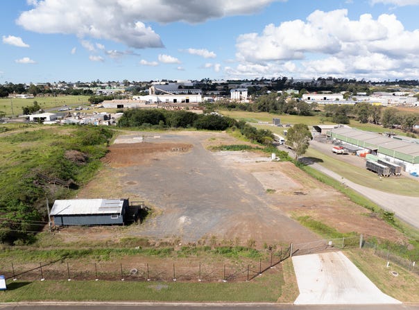 824 Greenwattle Street, Harristown, Qld 4350