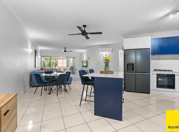 1721/2-10 Greenslopes Street, Cairns North, Qld 4870