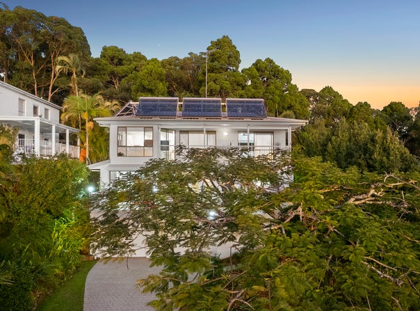 8 Arkana Drive, Noosa Heads, Qld 4567