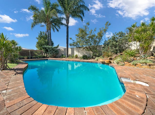 4 Cobb Place, Gosnells, WA 6110