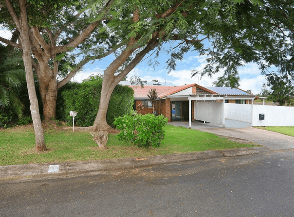1/2 Morinda Way, Labrador, Qld 4215