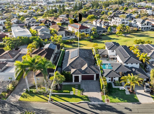 2567 Cressbrook Drive, Hope Island, Qld 4212