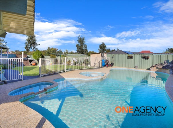 5 Halifax Court, St Clair, NSW 2759