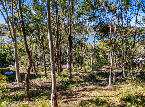 129 Wahine Drive, Russell Island, Qld 4184