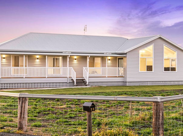 23 Railway Parade, Cambooya, Qld 4358