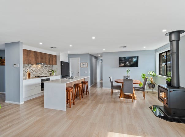 1 Reedy Place, Malua Bay, NSW 2536