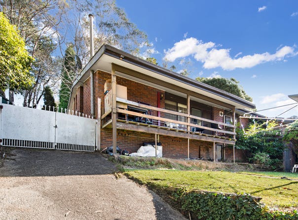 15 McLaughlin Avenue, Wentworth Falls, NSW 2782