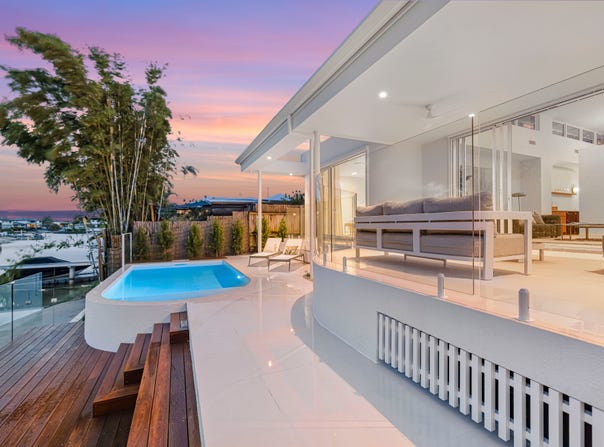 1 Crest View Key, Broadbeach Waters, Qld 4218