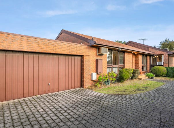 2/19 St Huberts Road, Carnegie, Vic 3163