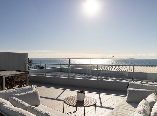3/4 Osbourne Avenue, Cowes, Vic 3922
