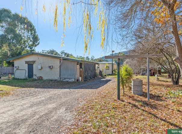 6 Creekside Drive, Flowerdale, Vic 3717