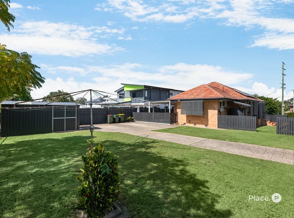 382 Richmond Road, Cannon Hill, Qld 4170