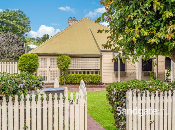 21 First Avenue, Sandgate, Qld 4017
