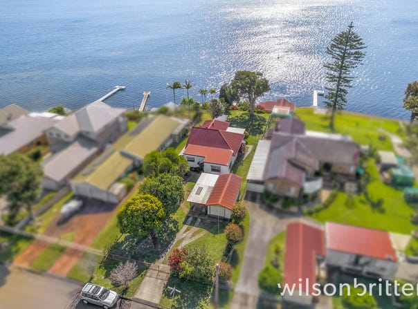 10 Scott Road, Mannering Park, NSW 2259