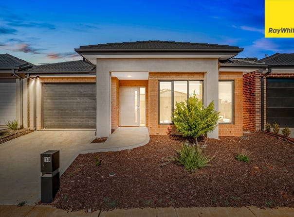 13 Babina Avenue, Melton South, Vic 3338