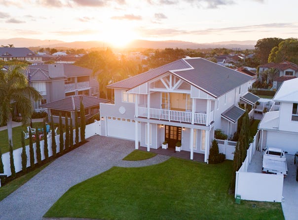 14 Montserrat Court, Clear Island Waters, Qld 4226