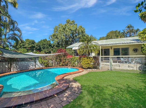 14 Lilac St, Nelly Bay, Qld 4819