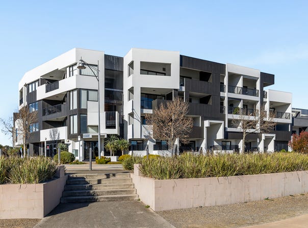 unit 2/76 The Esplanade, Caroline Springs, Vic 3023