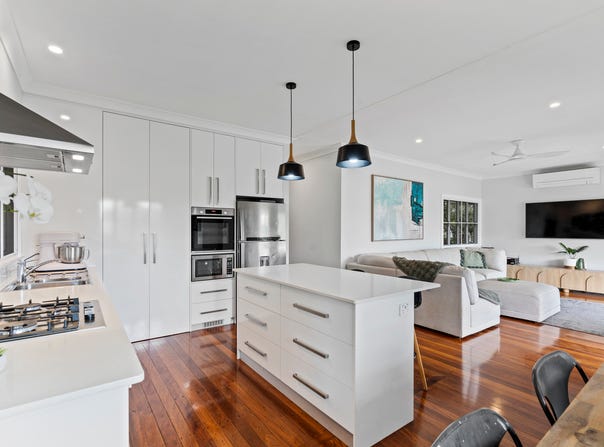 12 Allamanda Street, Fairfield, Qld 4103