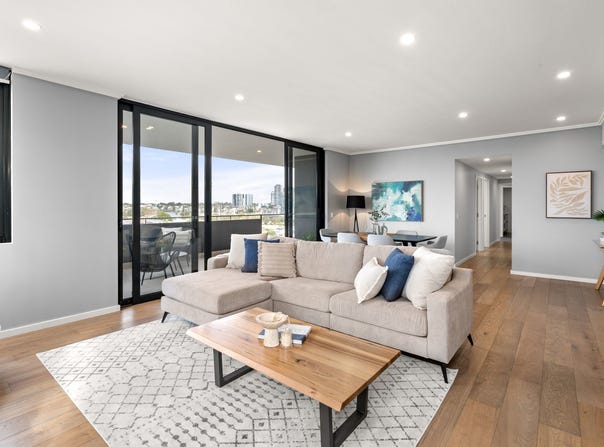 403/8 Henley Street, Como, WA 6152
