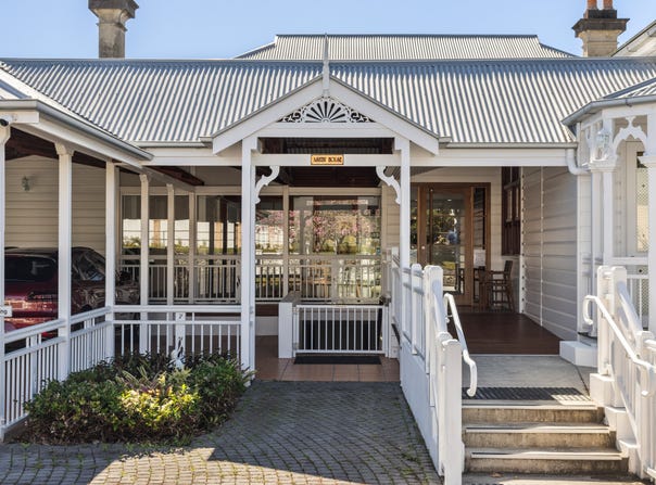 135 Brougham Street, Fairfield, Qld 4103