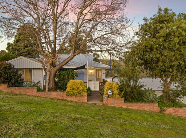 5 Looranah Street, Mount Nasura, WA 6112
