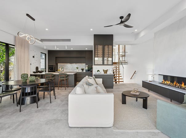 30A Tallebudgera Drive, Palm Beach, Qld 4221