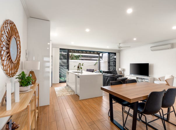 42 Stadium Drive, Robina, Qld 4226