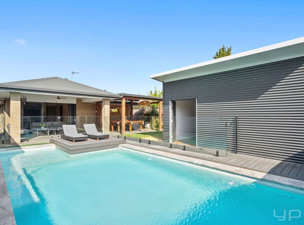 4 Benetti Crescent, Hope Island, Qld 4212