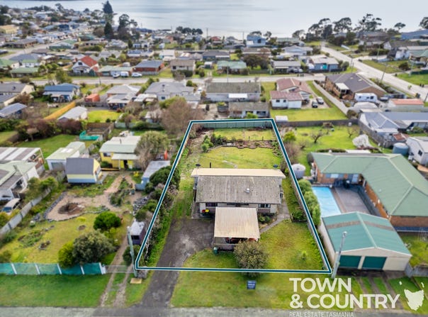 18 Napier Street, Beauty Point, Tas 7270