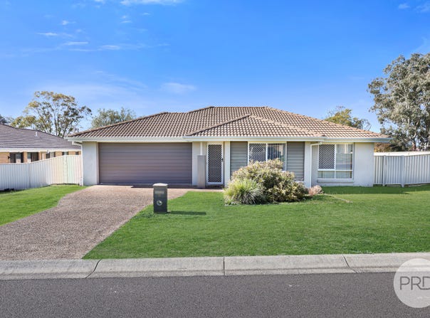11 McKinlay Place, Tamworth, NSW 2340