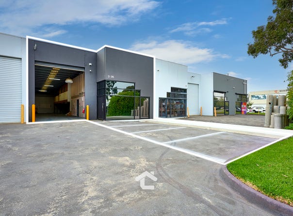 2/35 Gilbert Park Drive, Knoxfield, Vic 3180