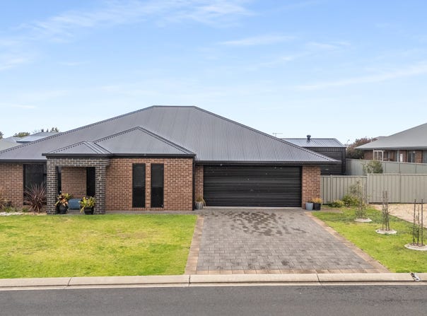 7 Coolum Close, Worrolong, SA 5291